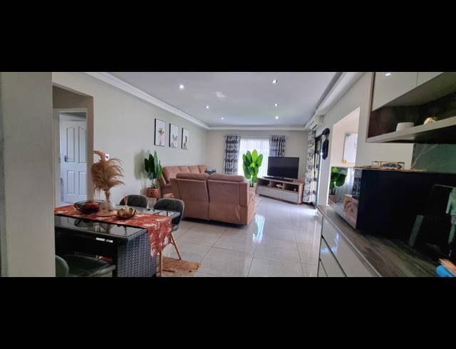 2 BEDROOM FLAT FOR SALE IN GLENWOOD